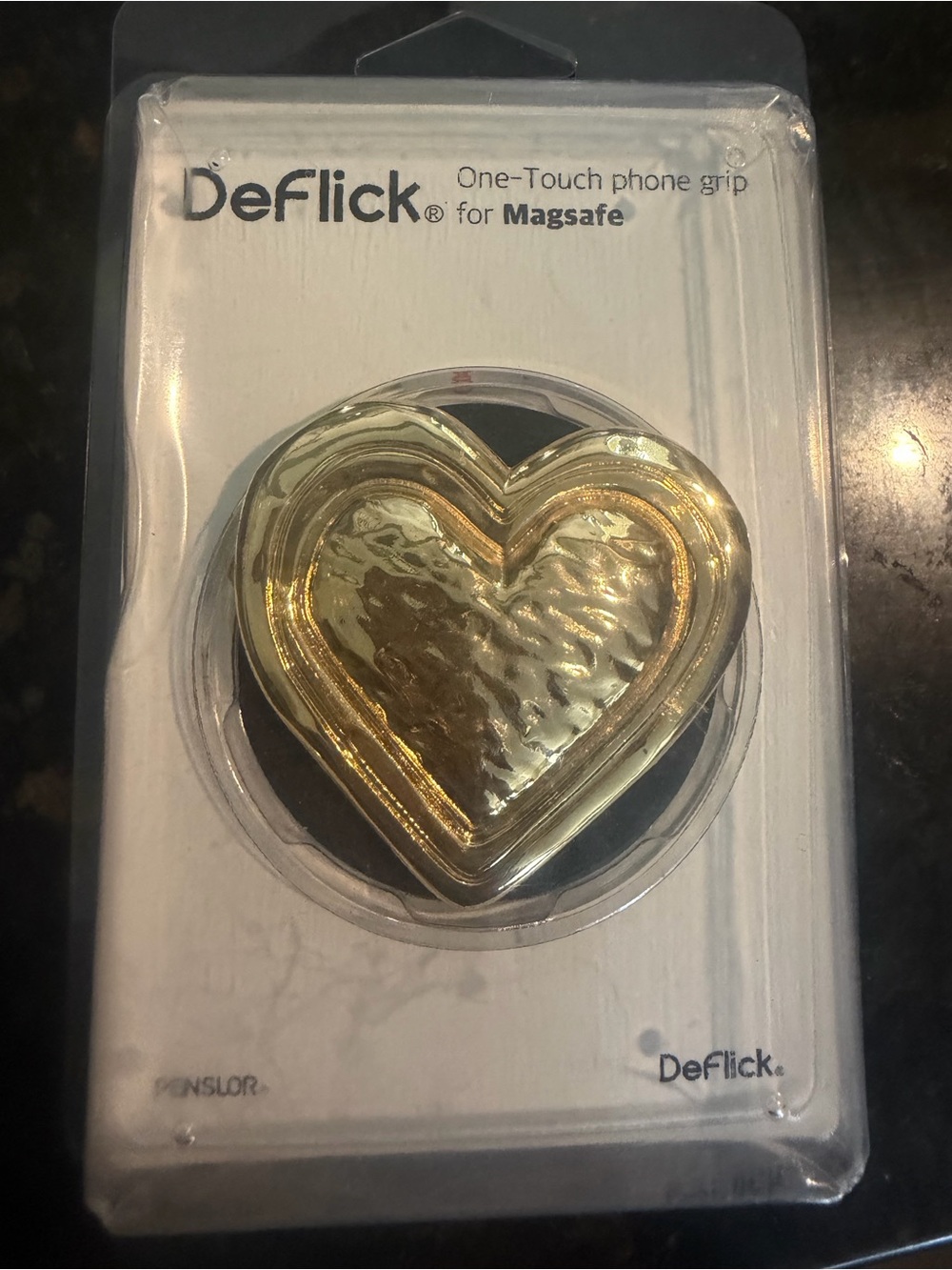Gold Heart One-Touch Phone Grip for MagSafe